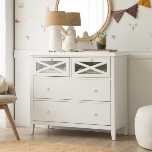 Niza cómoda blanca de madera lacada en blanco